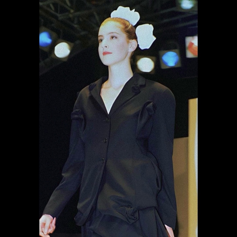 JOHN GALLIANO VINTAGE BLACK WOOL ROSETTE BLAZER JACKET FALL 1987